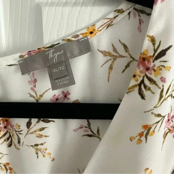 Size XL Thyme Maternity White Floral Belted V Neck Top - Picture 6 of 7